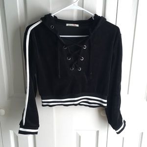 Better Be Tops - Black velvet crop top Better Be Tops - Black velvet crop top